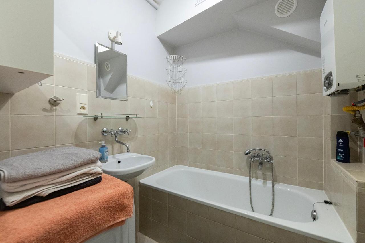 Studio In City Centre Free Parking وودج المظهر الخارجي الصورة
